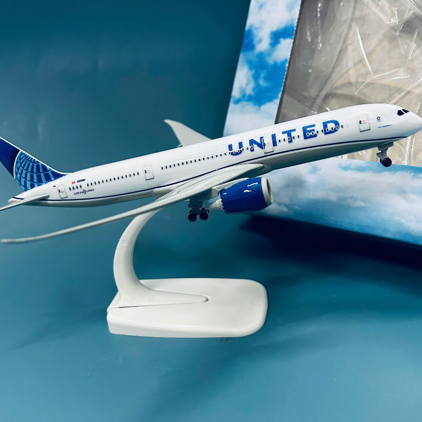 MÁY BAY BOEING 787 HÃNG HÀNG KHÔNG UNITED AIRLINES TỈ LỆ 1:400 CÓ BÁNH XE KÈM CHÂN ĐẾ