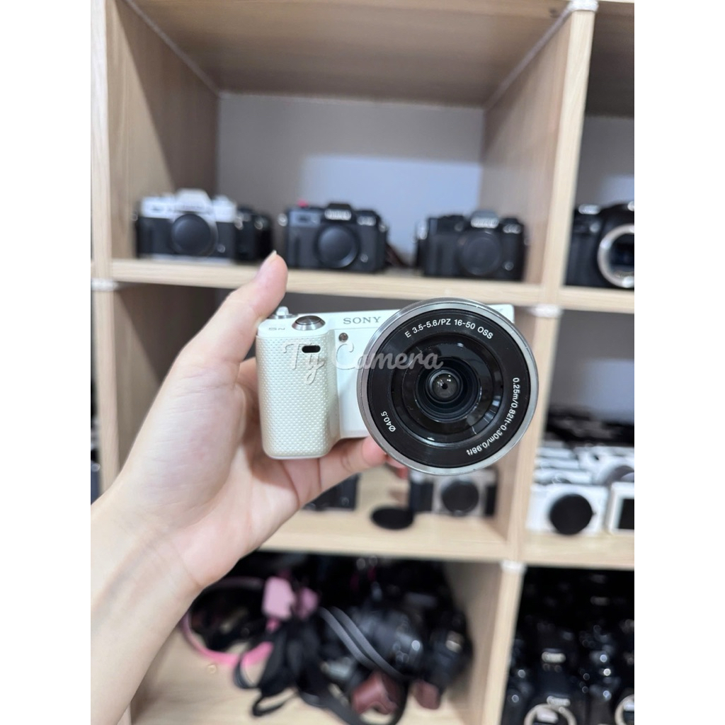 Máy ảnh SONY NEX 5N mới 96-98% đẹp không lỗi (kèm full phụ kiện)
