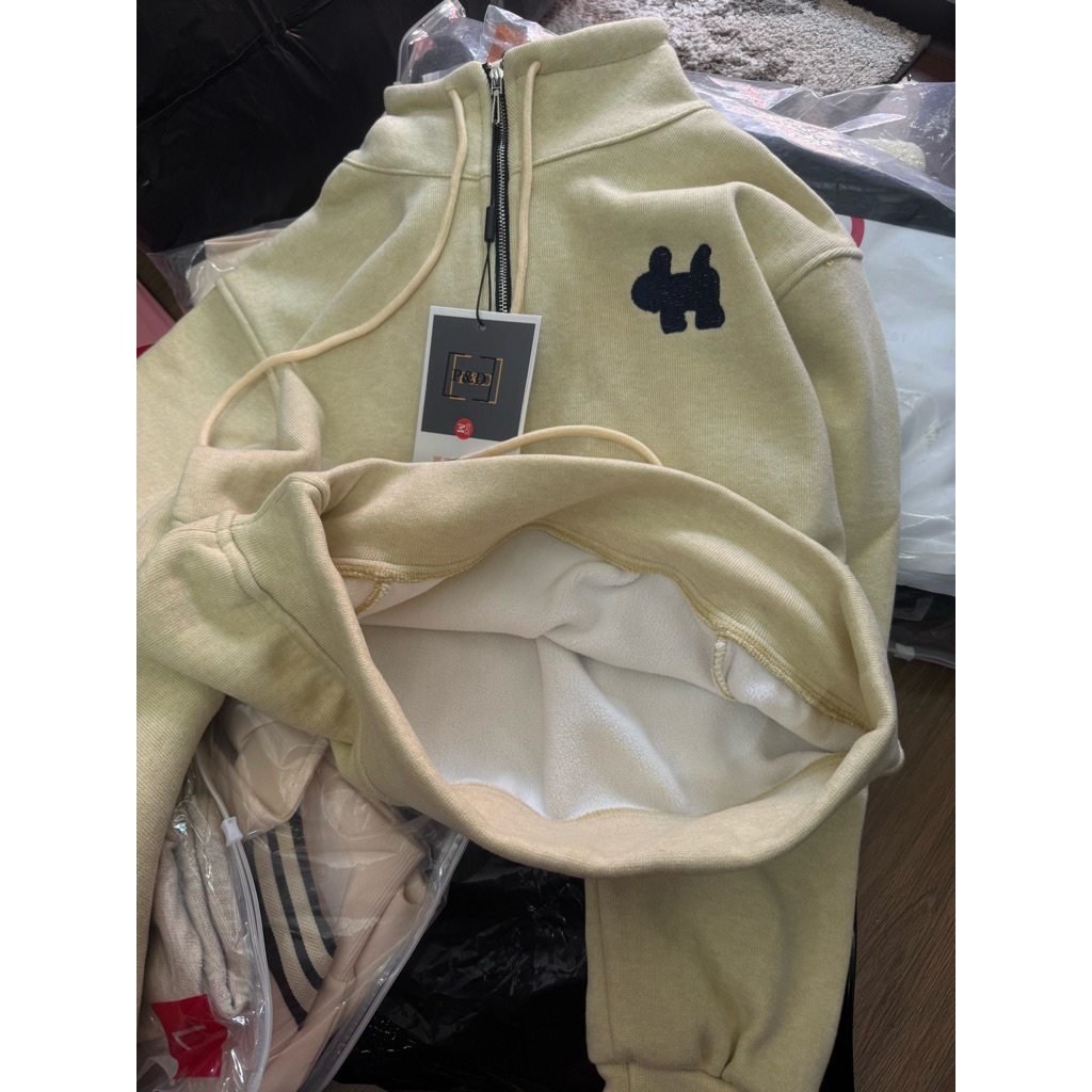 Bộ đồ nữ.sét cổ kéo khoá,đồ tay dài quần suông,chất vải nỉ dạ lót lông,hàng quảng châu.Size MLXL.khánh ly shop | BigBuy360 - bigbuy360.vn