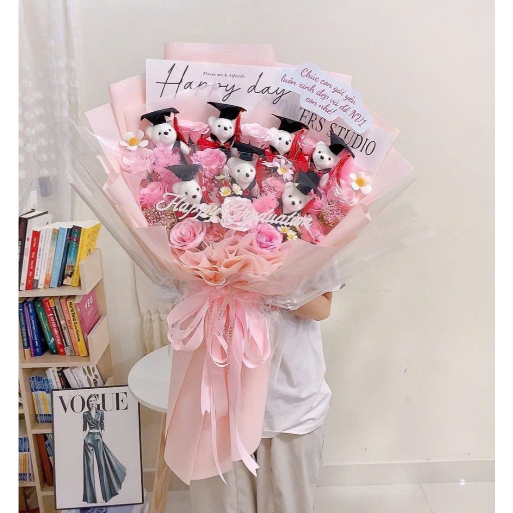 BÓ HOA GẤU TỐT NGHIỆP MIX HOA ECUDOR SANG,XINH TONE HỒNG