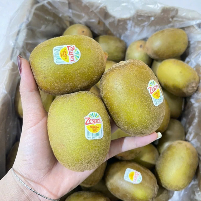 𝐊𝐈𝐖𝐈 𝐕𝐀̀𝐍𝐆 𝐏𝐇𝐀́𝐏