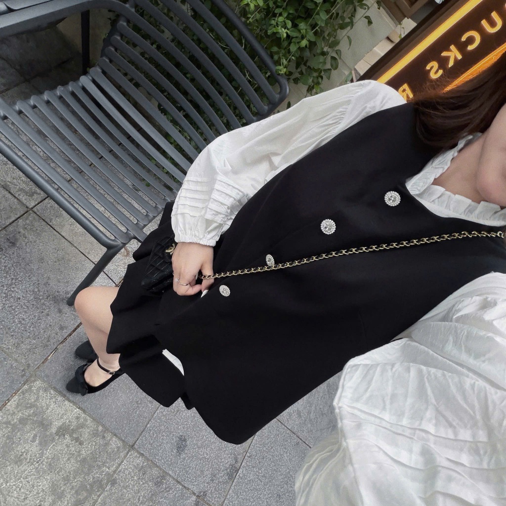 (S.2 Set 3 Món):Áo Gile Nhung Cúc Bông Tuyết +Áo Trắng Cổ Bèo Tay Bồng Thiết Kế May Gân+Chân Váy Bum-Bộ Mặc Tết | BigBuy360 - bigbuy360.vn