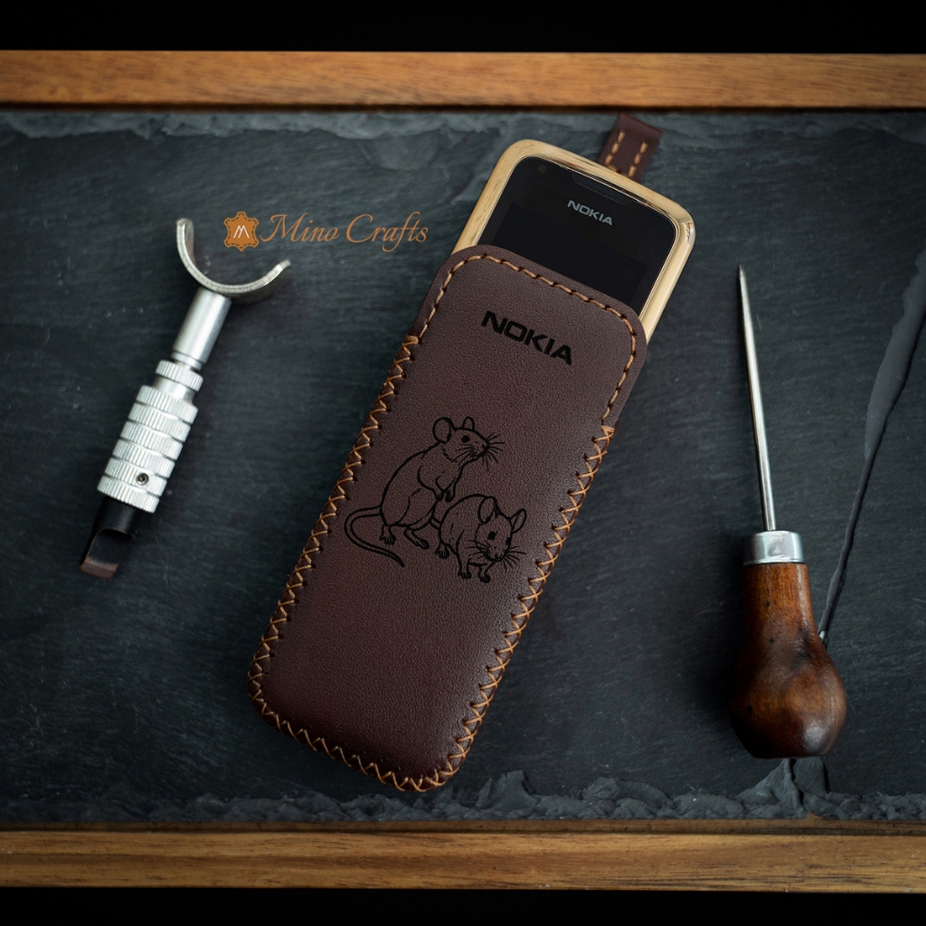 Mino Crafts - Bao da điện thoại N0kia 6700, 8800 - Khắc hình Tý (Chuột) - Da bò thật - Màu nâu