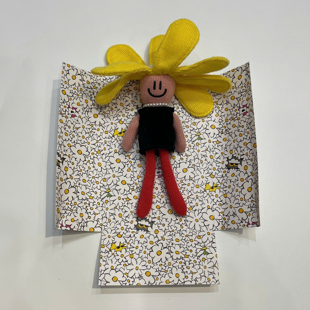 G-DRAGON GD - ZO&FRIENDS A&NE KNIT PLUSH KEYRING nguyên seal chính hãng