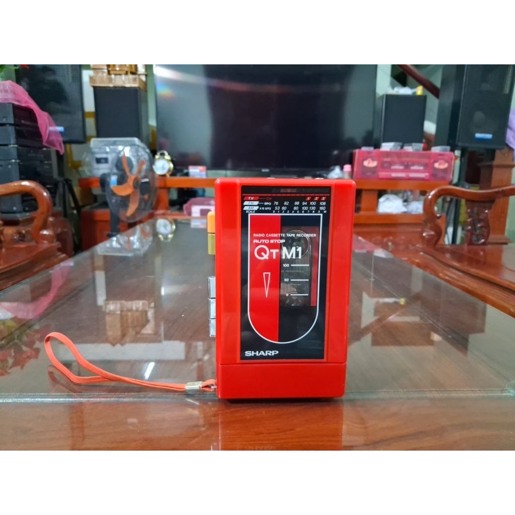 Đài radio cassette cầm tay sharp