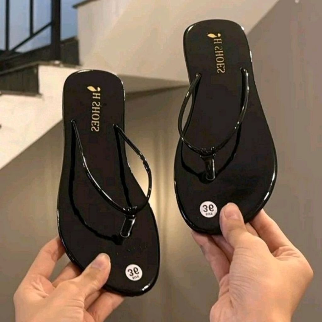 Dép kẹp dây nhuyễn siu xih. đế bệch, dễ phối đồ, lên chân dễ thương, nhẹ dễ mang, dễ di chuyển, chốn