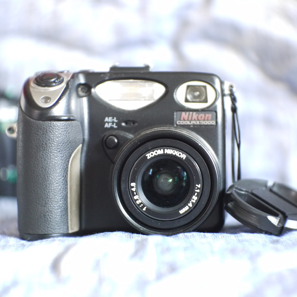 [CŨ] Máy ảnh Nikon Coolpix 5000