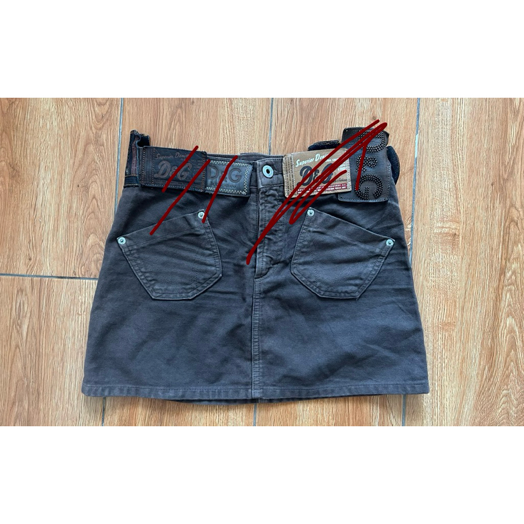 Váy ngắn hiệu DG size 36 auth