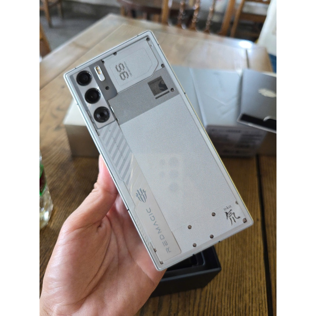 ZTE Nubia Red Magic 9S Pro 12GB|256GB & 12GB/512GB (Snap 8 Gen 3 Ép Xung 99%)