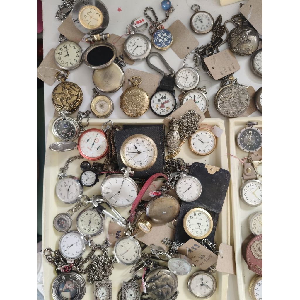 đồng hồ sản phẩm chốt trên live nha bà con nếu đặt chat vs sop chọn mẫu nha