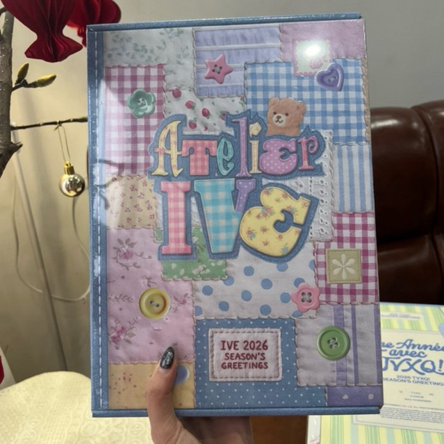 IVE - 2026 SEASON'S GREETINGS [ATELIER IVE]