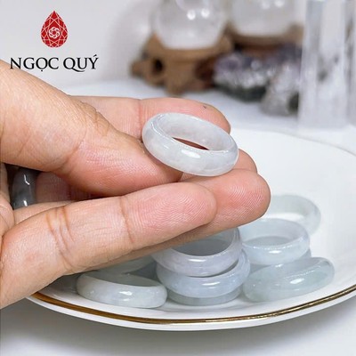Nhẫn cẩm thạch A - Nhẫn phỉ thúy type A trắng phớt xanh nhạt chất nếp LM17 - Ngọc Quý
