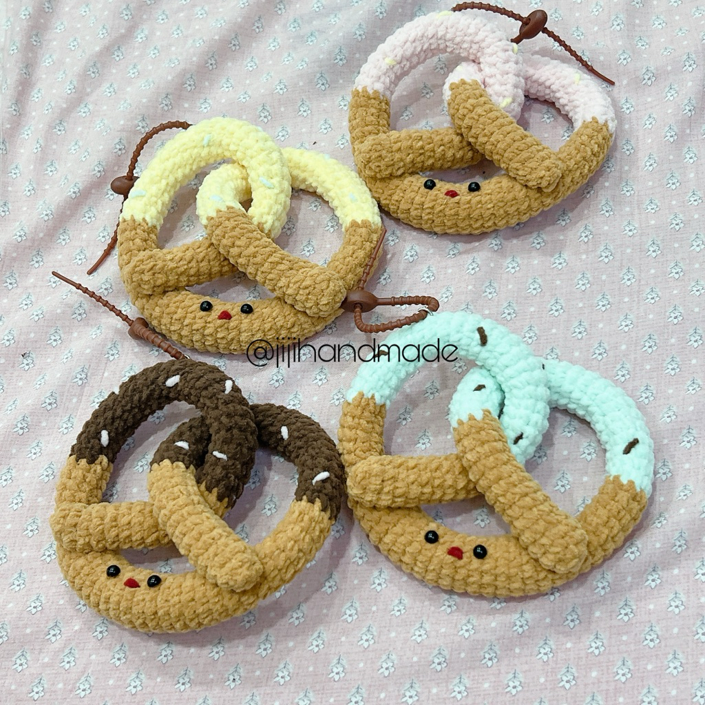 [Có sẵn] Bánh vòng donut bằng len handmade