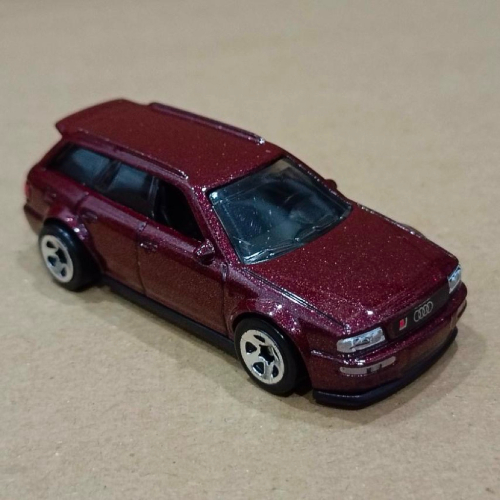Xe Hot Wheels '94 Audi Avant RS2