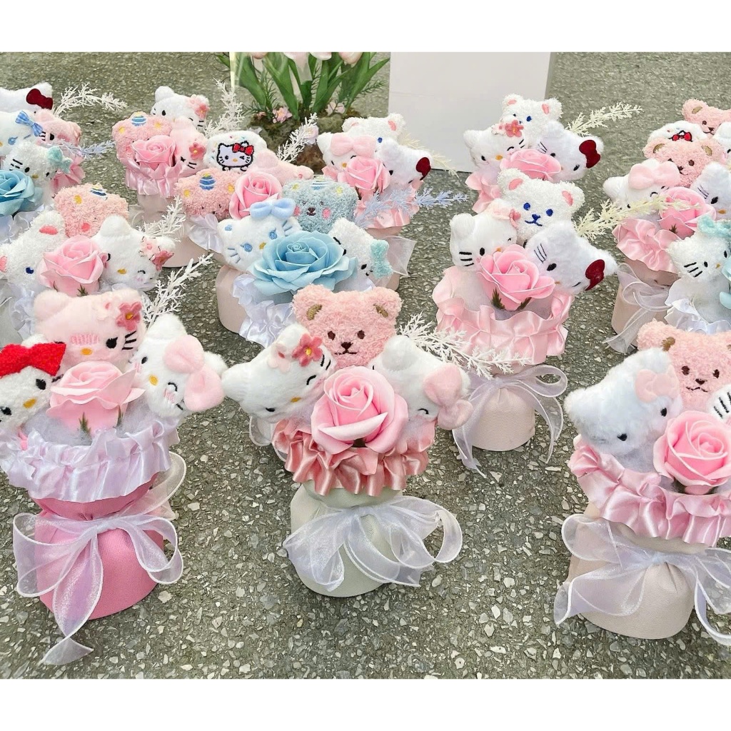 BÓ HOA GẤU MÃ G66 NHIỀU MÃ+ TÚI THIỆP,ĐÈN