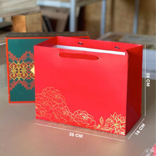 Túi giấy đựng quà lớn TT01 (KT:28x35x18)