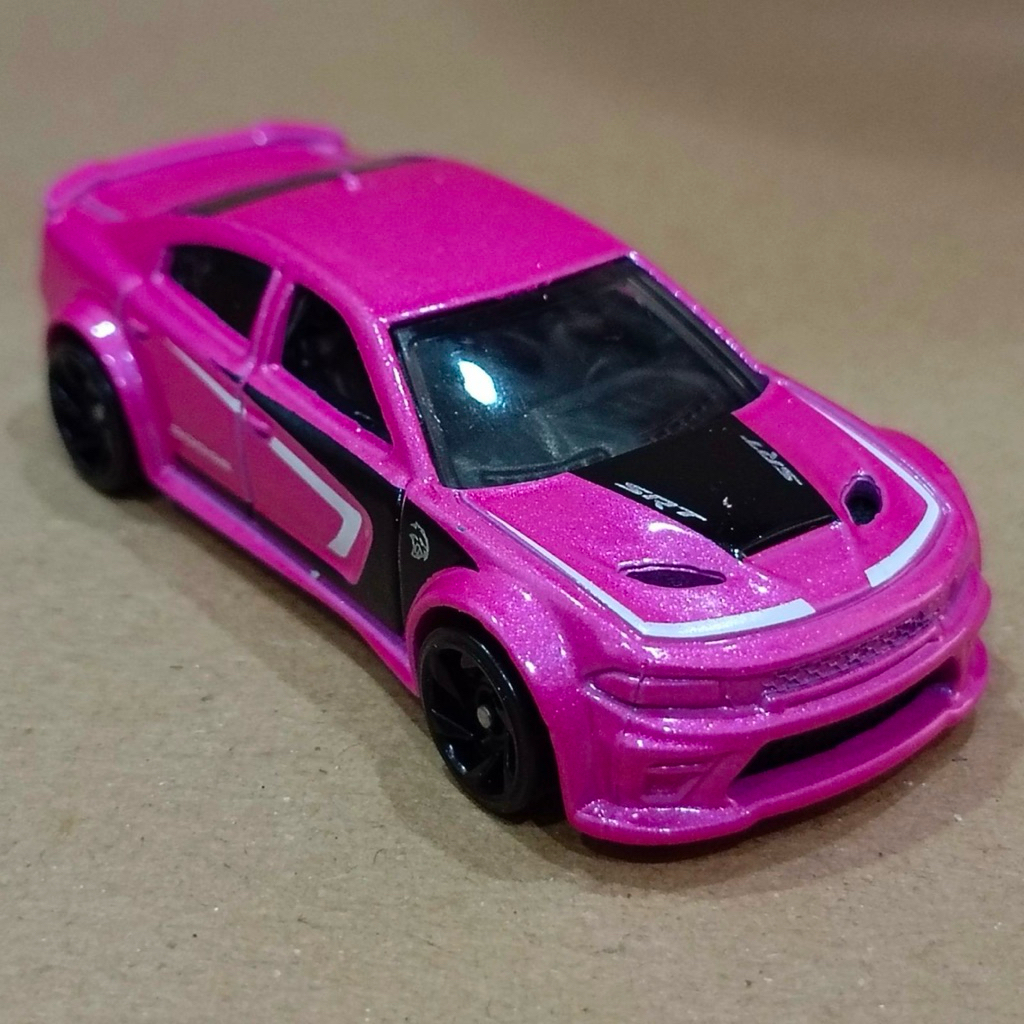 Xe Hot Wheels 2020 Dodge Charger Hellcat