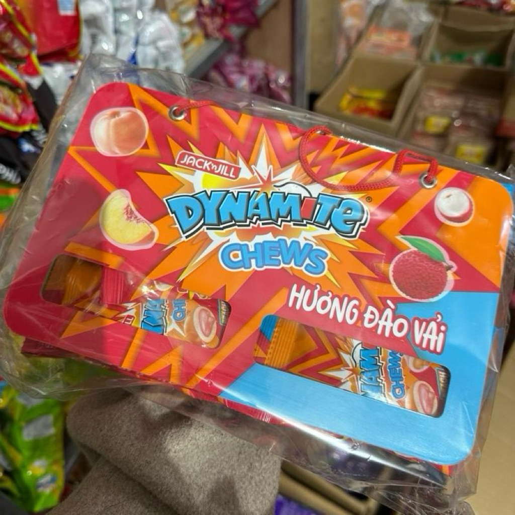 Giá Sỉ - Kẹo nhai Dynamite có nhân hương trái cây siêu ngon ( dây 16 gói )