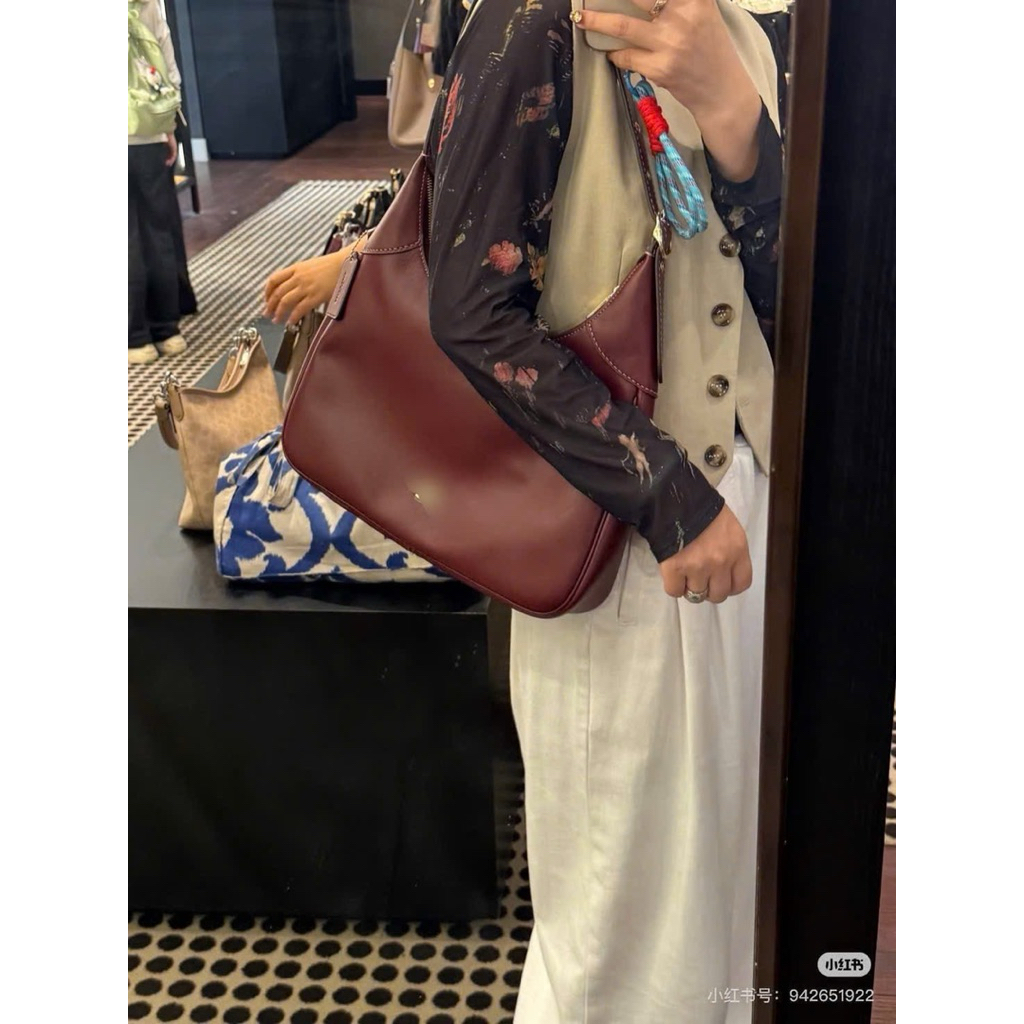 Túi Ella Shoulder Bag