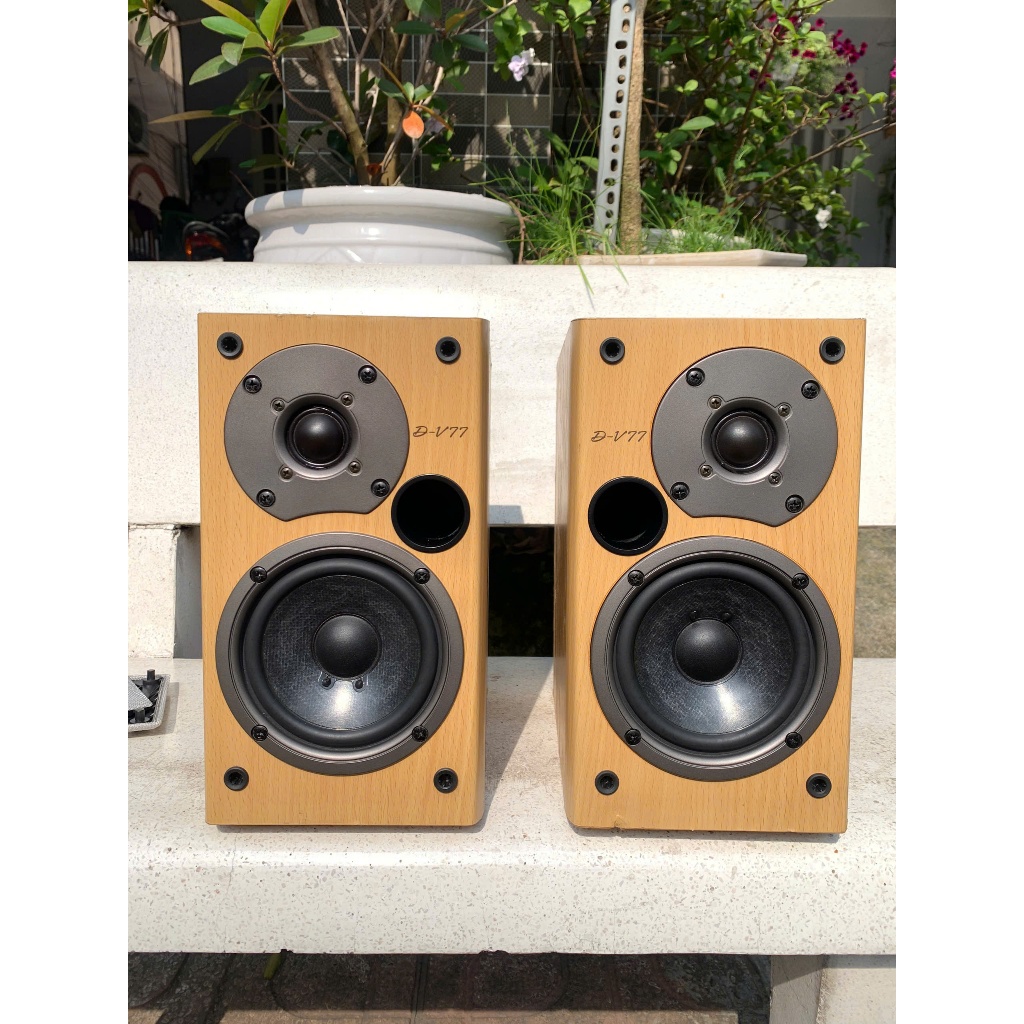 Bán Cặp Loa nghe Nhạc Booksheolf  Onkyo D- V77 mới keng hát cực tốt màu vàng gỗ
