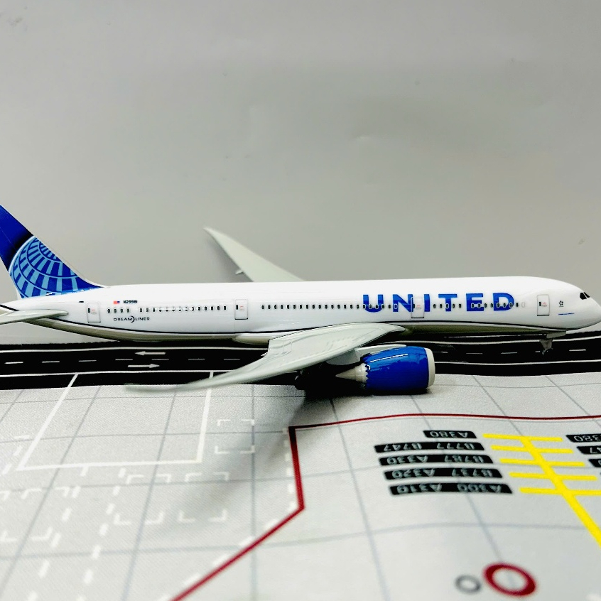 Mô Hình Máy Bay Boeing 787 Dreamliner Hãng UNITED Airlines (Tỉ Lệ 1:400) | Aircraft Model B787-9