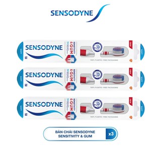  Bộ 3 Bàn chải đánh răng SENSODYNE Sensitive & Gum với lông bàn chải mềm giúp làm sạch răng nhẹ nhàng và bảo vệ nướu 