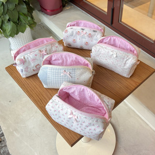 [Chần bông] Pouch Makeup/ Hộp bút màu hồng pastel Our.Leoni, hoạ tiết hoa đựng mỹ phẩm, vật dụng cá nhân