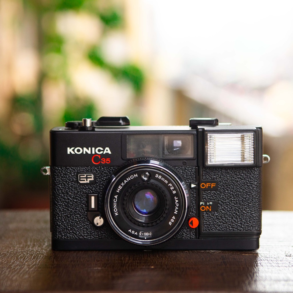 KONICA C35 EF [PNS/135MM]