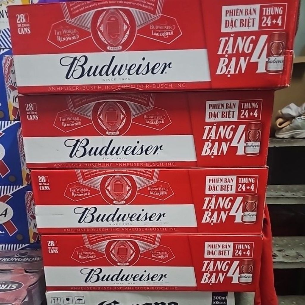 Budweiser beer thùng 24+4 lon 250ml date T9/2026