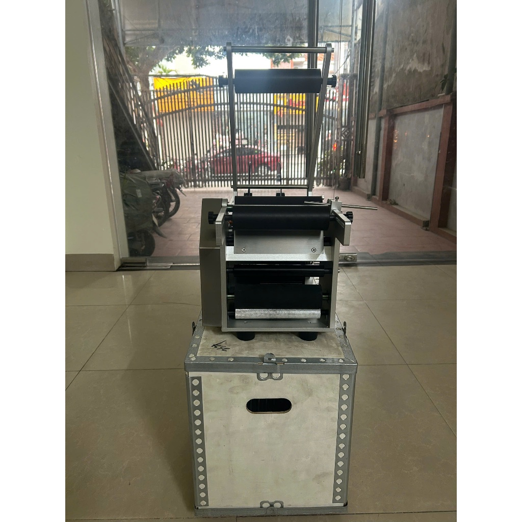 Máy dán nhãn tem trong suốt chai tròn, máy dán nhãn bán tự động, máy dán nhãn ZL-50