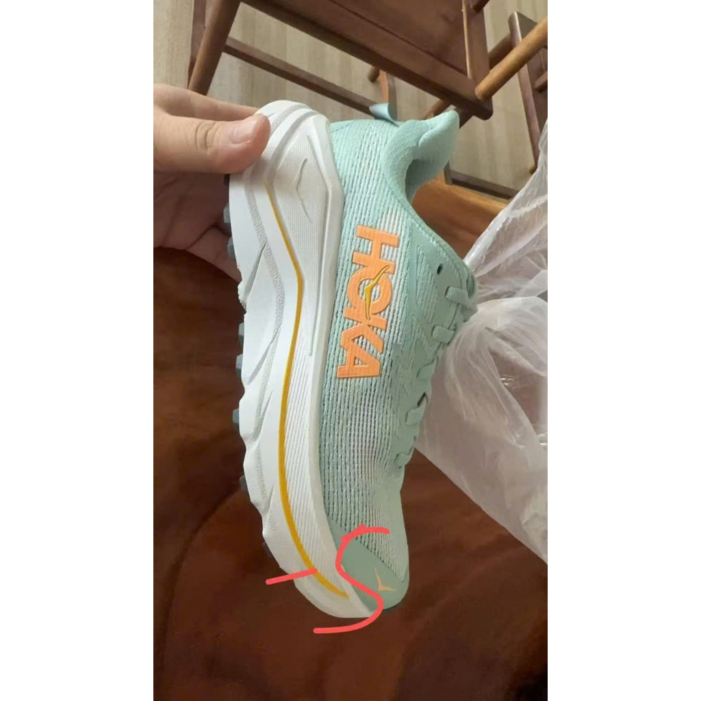 Giày chạy bộ HOKA, Giày Chạy Bộ Nam HOKA Challenger 8 Wide - Xanh Mint êm chân