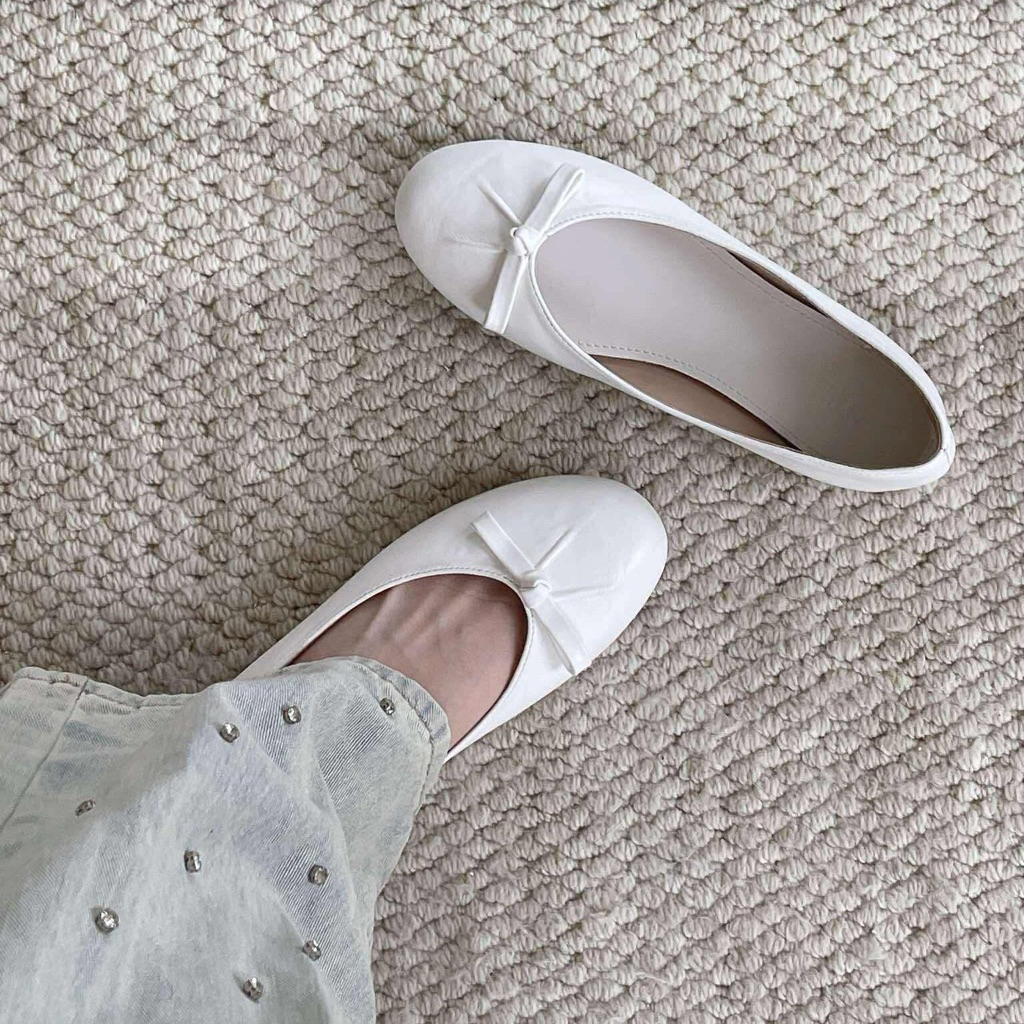 Giày búp bê nữ Blaue Blume Mũi tròn Nơ nhỏ Đế Thấp Basic – Ivory Rae Flat
