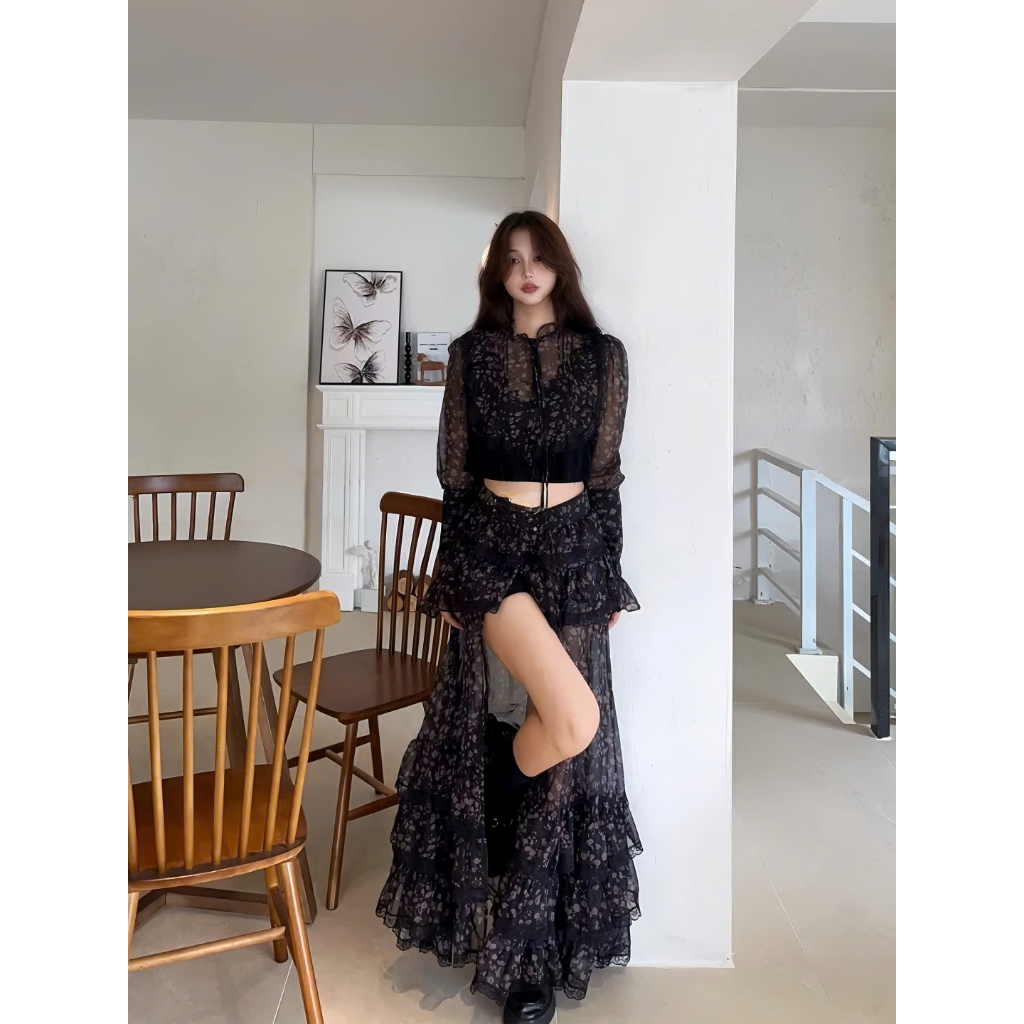 P306 - Set áo croptop hoa tiết hoa nhí xinh xắn phối chân váy ngắn phủ voan xẻ tà cao xuyên thấu gợi