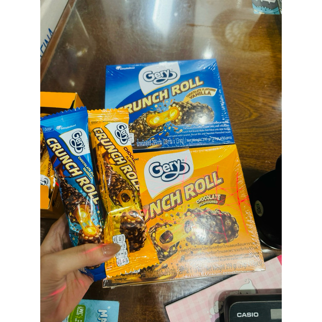 HỘP 13 GÓI CRUNCH ROLL GERY