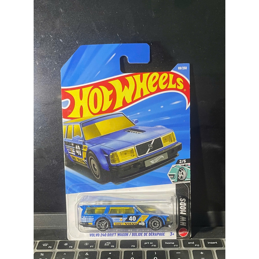 xe đồ chơi mô hình hotwheels basic 2026 case C+D: Volvo 240 Drift Wagon