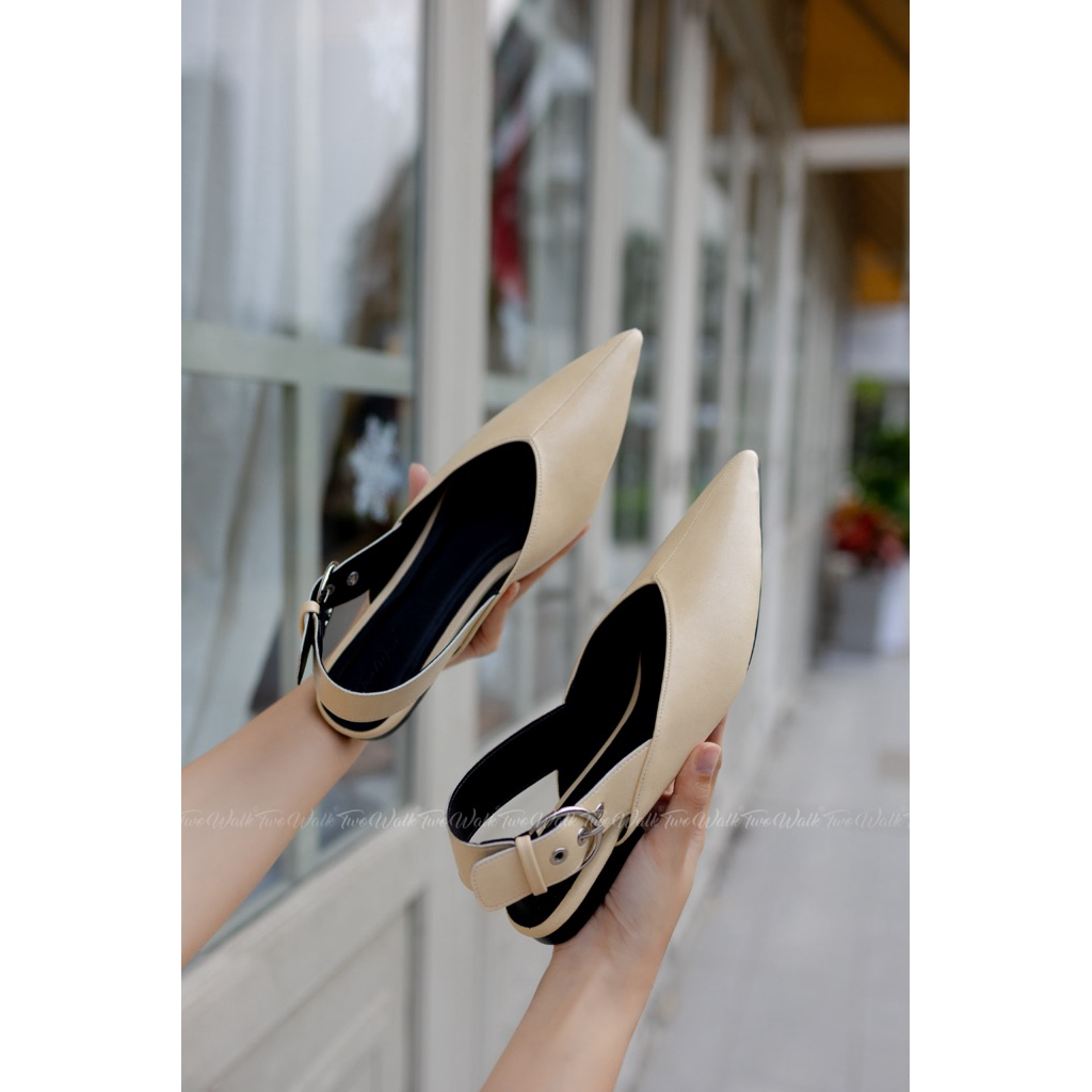 TWOWALK: Lucky ( Chuẩn size) - Giày Nữ Bệt Mũi Nhọn Da Microfiber Cao Cấp - 1cm - Màu Trắng Kem/Vàng