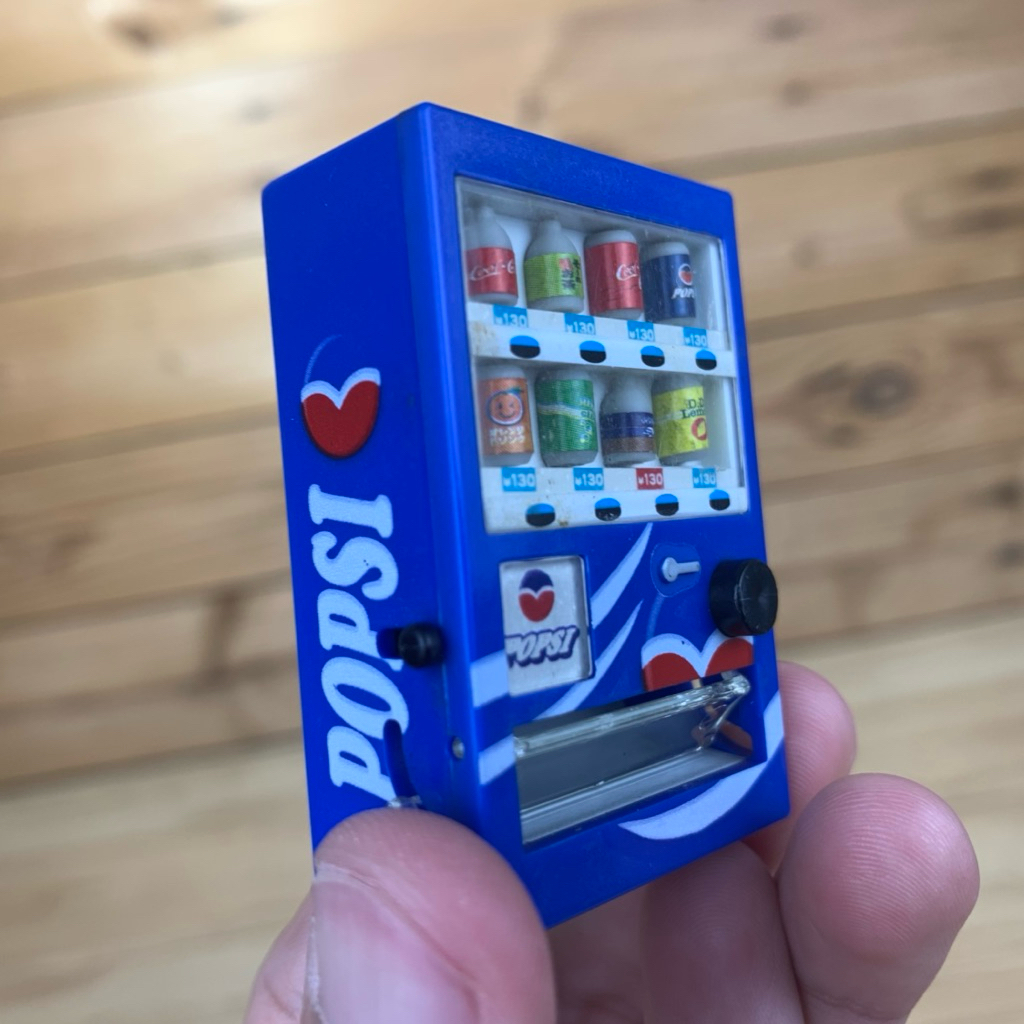 Đồ chơi mô hình Máy Bán Nước Tí Hon