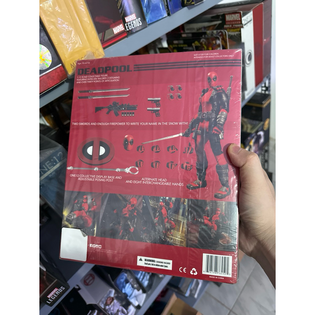 Mô hình MEZCO Deadpool