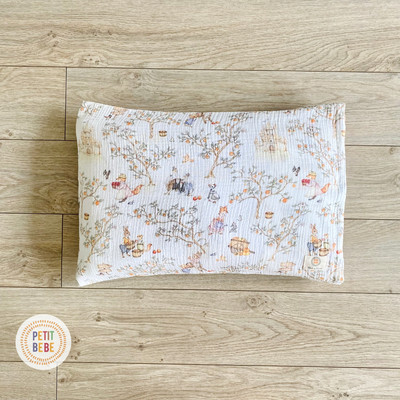Gối cho bé nằm ngủ xô muslin Cổ Tích 35x50cm Petit Bebe gối mềm thoáng khí cho bé từ 6 tháng