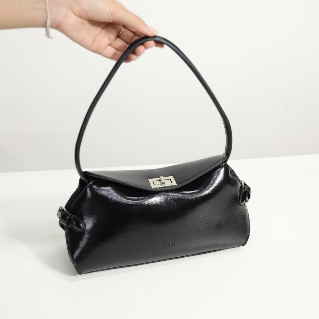 Túi xách nữ da LIMI (3 màu) đeo vai xách tay mini đi chơi thời trang kèm charm sang chảnh ARA | BigBuy360 - bigbuy360.vn