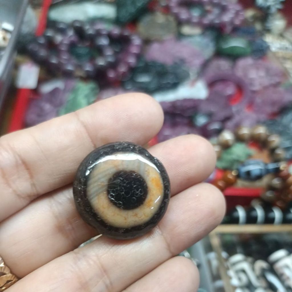 dzi 1 mắt tây tạng già