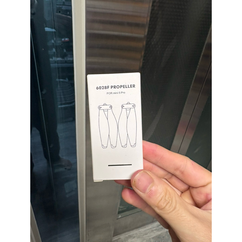 BỘ 4 (FULL BỘ) Cánh Quạt Ít Tiếng Ồn nhựa dẻo Cho flycam DJI MINI 5 PRO độ bền cao kèm đủ ốc và vít