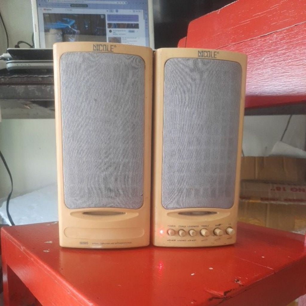Cặp loa kỷ niệm Nicole Sd525 cũ ,1 cặp 2 cái hát khỏi chê