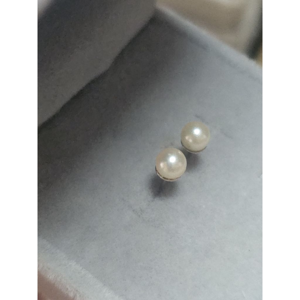 Bông tai nụ ngọc tr ai thật nước mặn size 4ly. chuôi bạc 925