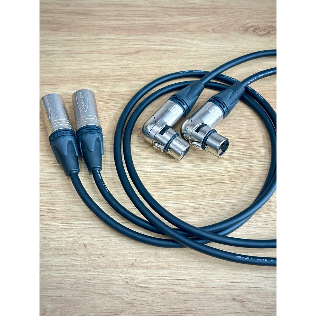 Dây tín hiệu Cái vuông đực thẳng Neutrik - Mogami