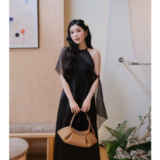  Đầm lụa maxi cổ yếm THE C.I.U váy dáng dài cổ yếm không tay form suông – Yara Dress 