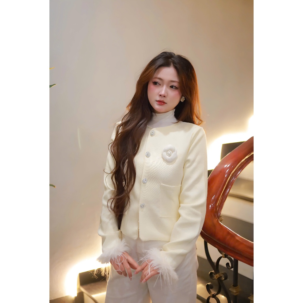 Áo Khoác Dạ Tweed 2 Lớp Phối Tay Lông Vũ Tặng Kèm Ghim Hoa Trà Chất Liệu Dạ Text | BigBuy360 - bigbuy360.vn