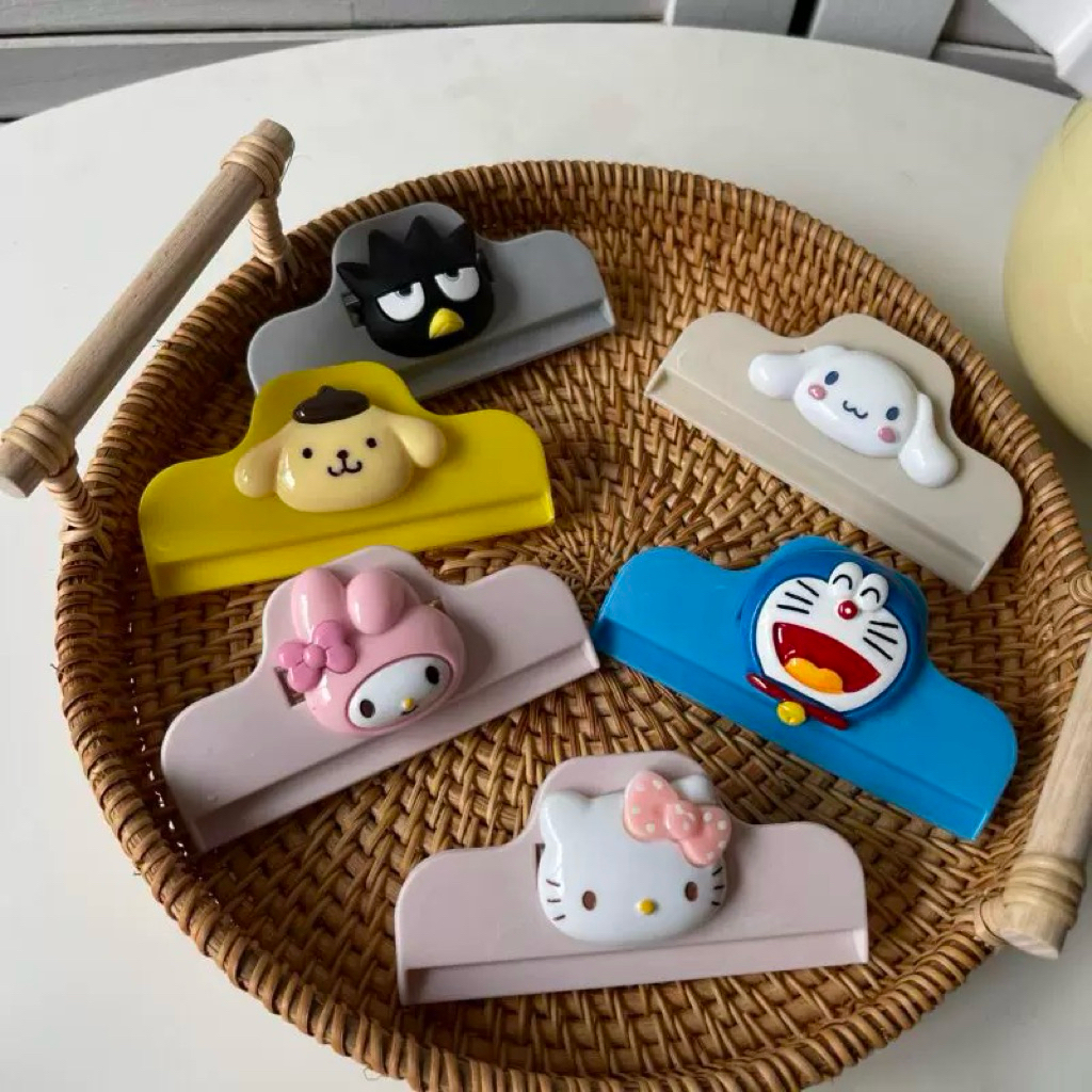 Kẹp đồ dùng đa năng Hello Kitty - Doremon Doraemon