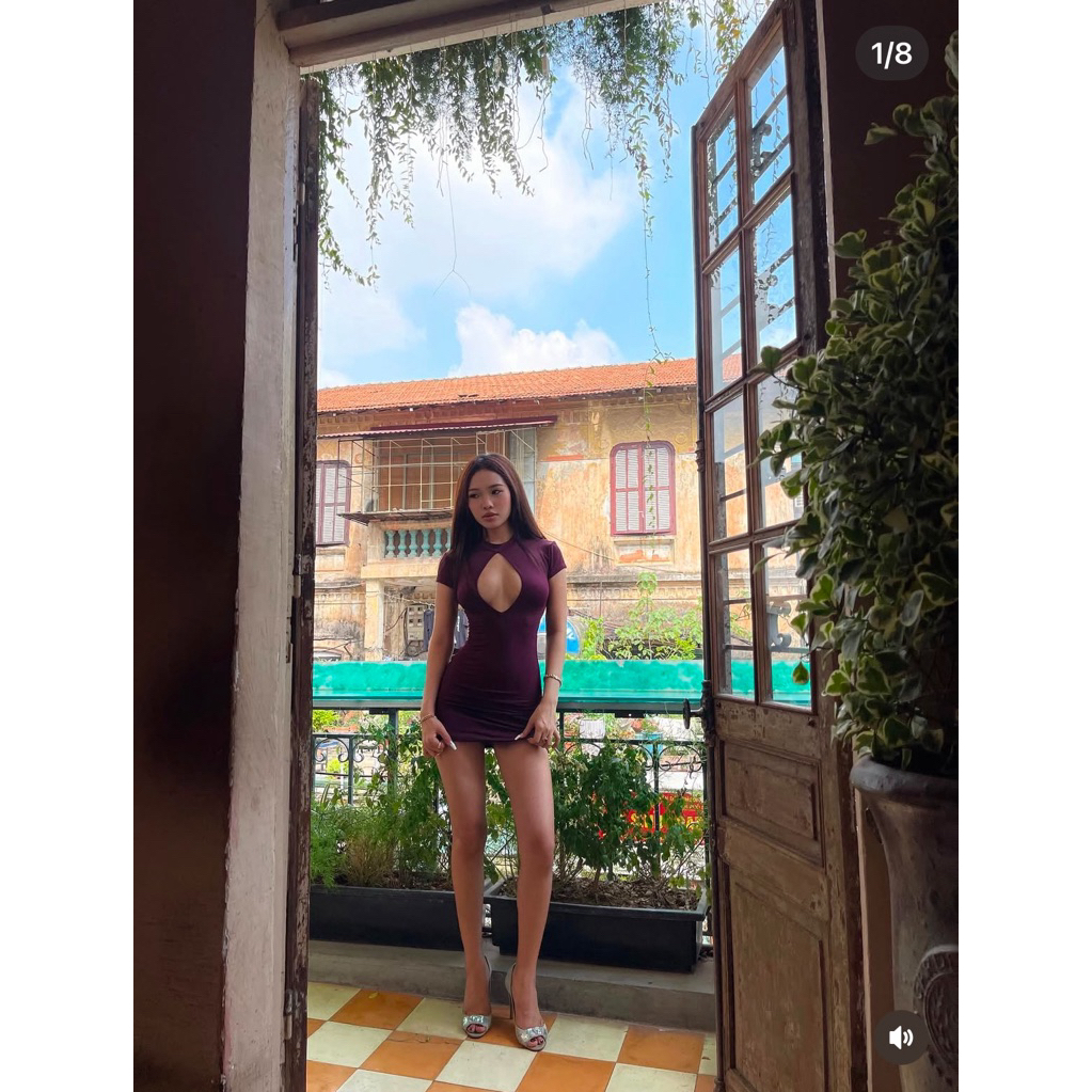 PASS váy ntree xẻ ngực tím than size s