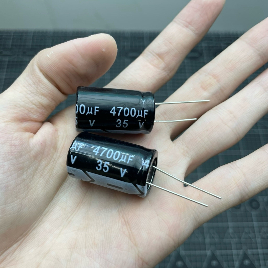 2 Tụ 4700uF/35V loại thường